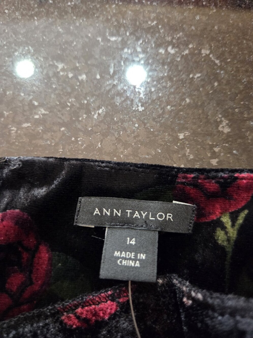 Ann Taylor Black Velvet Floral Long-Sleeve Shift Dress - Size 14 - Picture 7 of 12